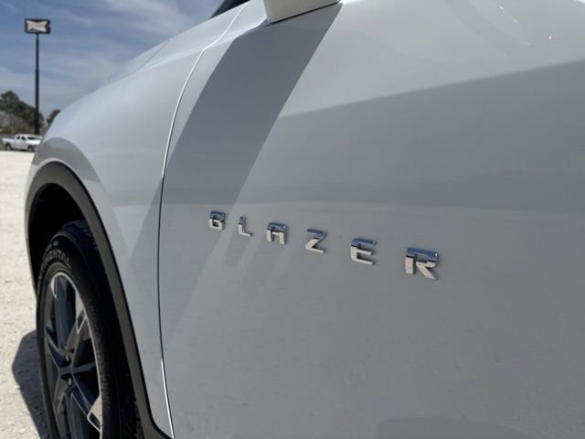 Used 2025 Chevrolet Blazer LT AWD/4WD image 9