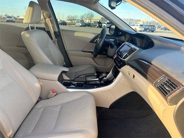 Used 2017 Honda Accord EX-L image 31