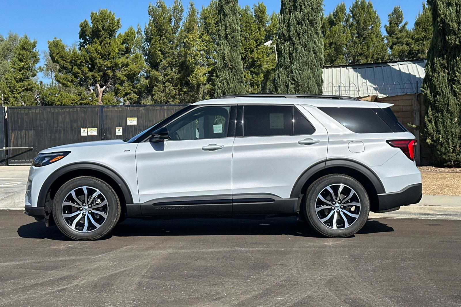 New 2026 Ford Explorer ST-Line RWD image 7