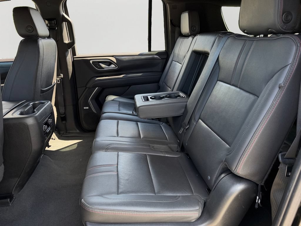 Used 2023 Chevrolet Suburban RST AWD/4WD image 12
