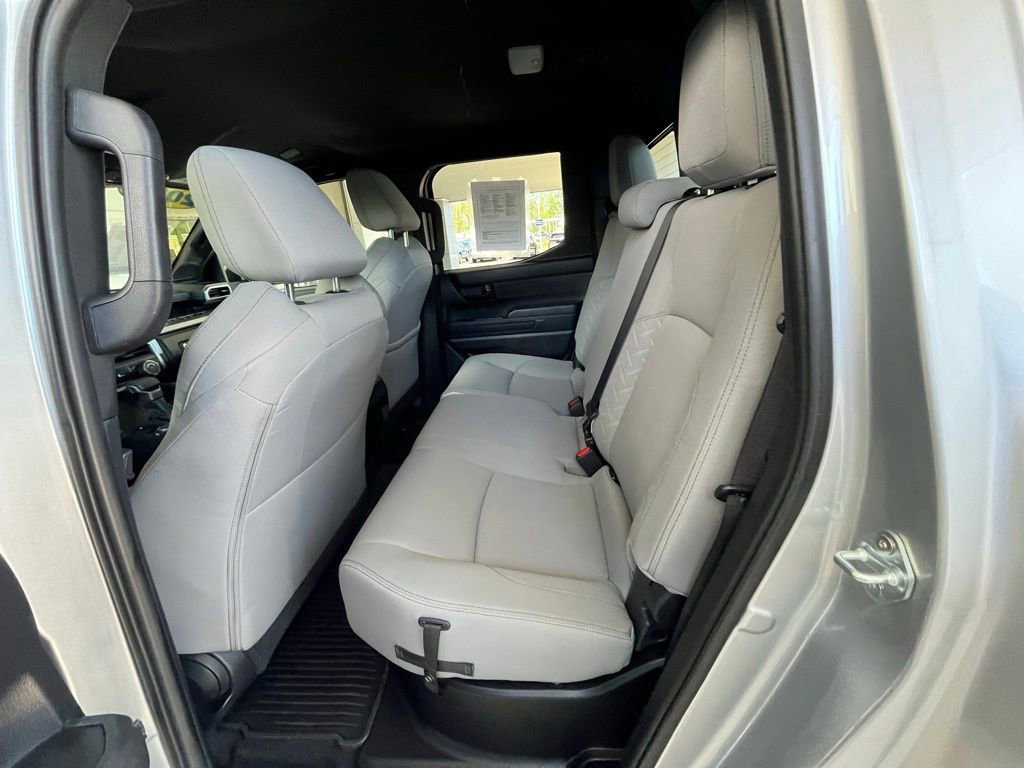 Used 2024 Toyota Tacoma SR5 AWD/4WD image 15
