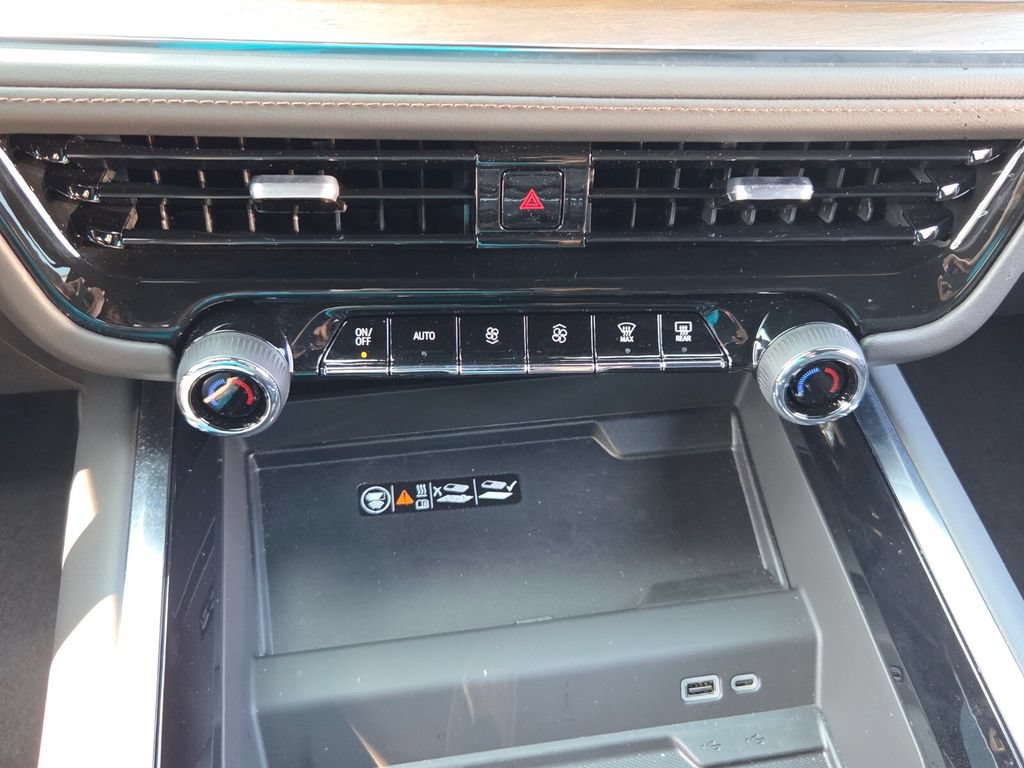 New 2026 Chevrolet Suburban High Country AWD/4WD image 20
