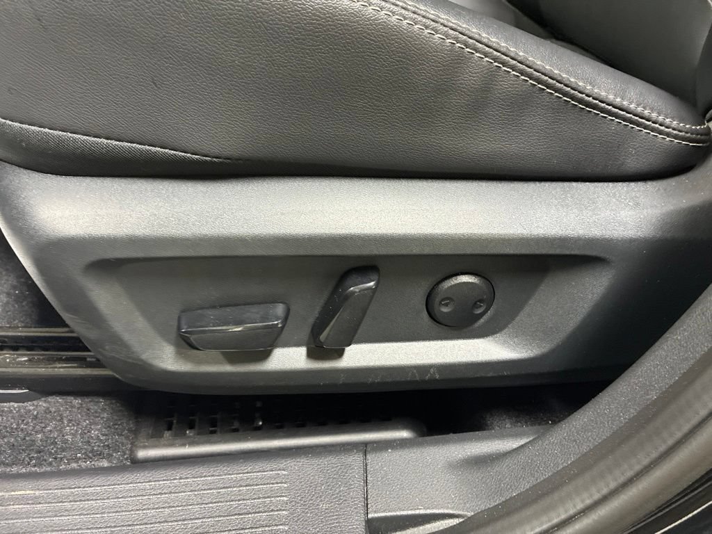Used 2026 Nissan Rogue SL AWD/4WD image 11