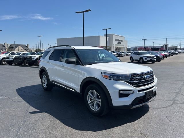 Used 2022 Ford Explorer XLT w/ Equipment Group 202A image 4