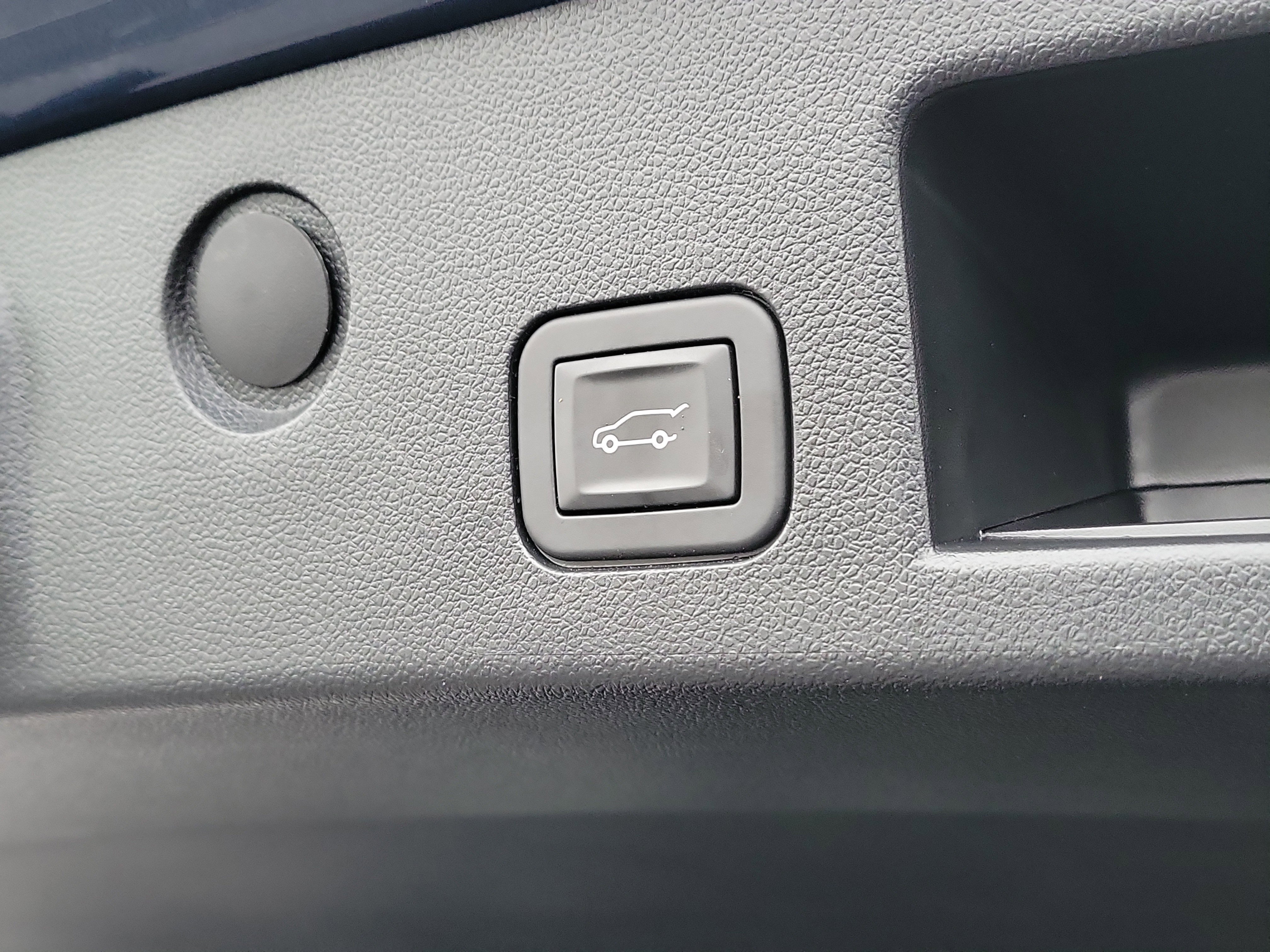 Used 2025 Chevrolet Equinox RS w/ Safety and Technology Package image 9