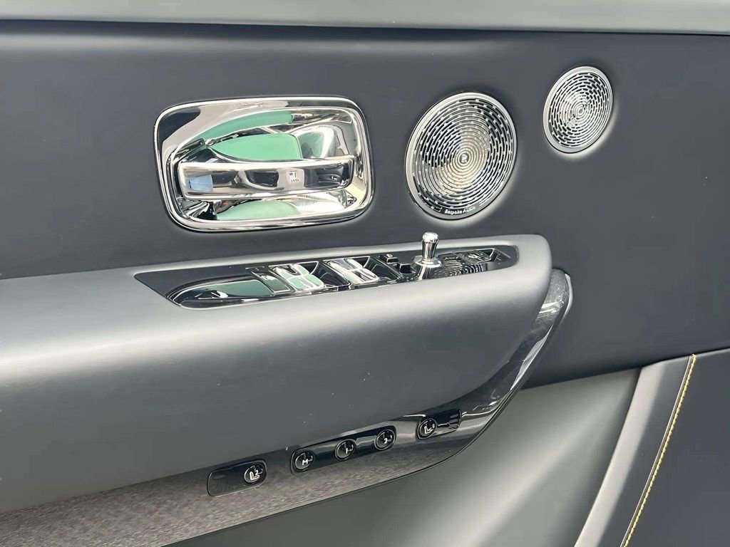 Used 2024 Rolls-Royce Cullinan Black Badge image 6
