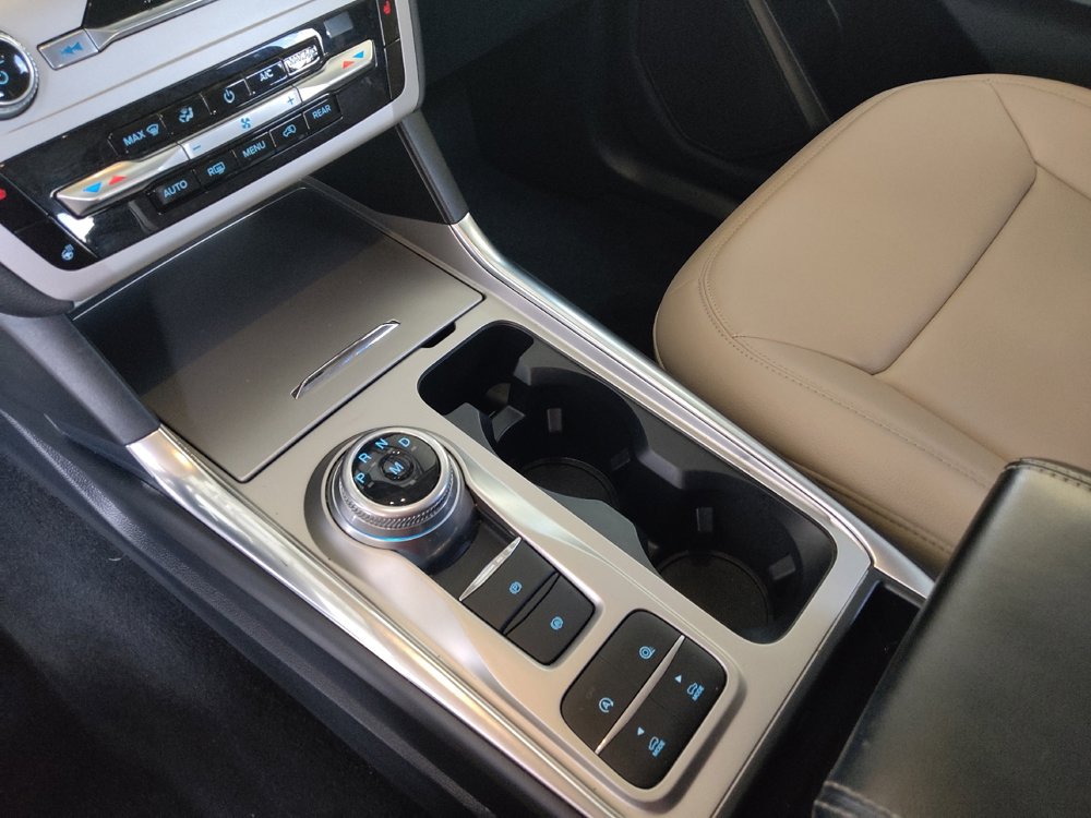 Used 2020 Ford Explorer XLT w/ Equipment Group 202A image 26