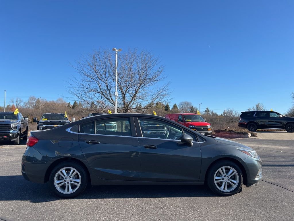 Used 2017 Chevrolet Cruze LT w/ Convenience Package image 3