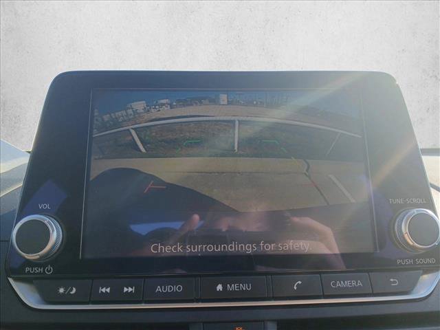 Used 2025 Nissan Altima 2.5 SV FWD image 14