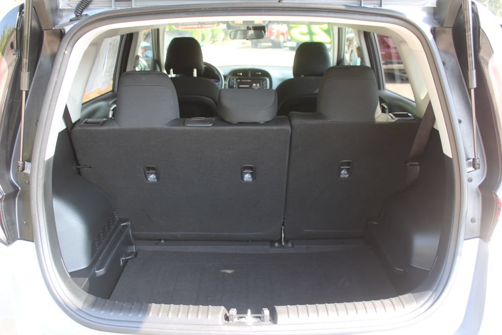 Certified 2025 Kia Soul LX w/ LX Technology Package FWD image 10
