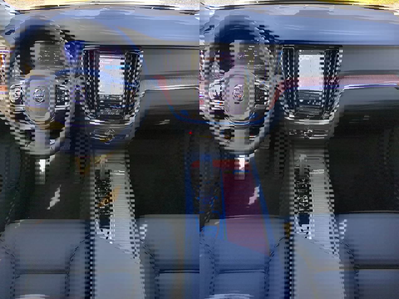 New 2026 Volvo V60 B5 Cross Country Plus w/ Protection Package Premier image 14