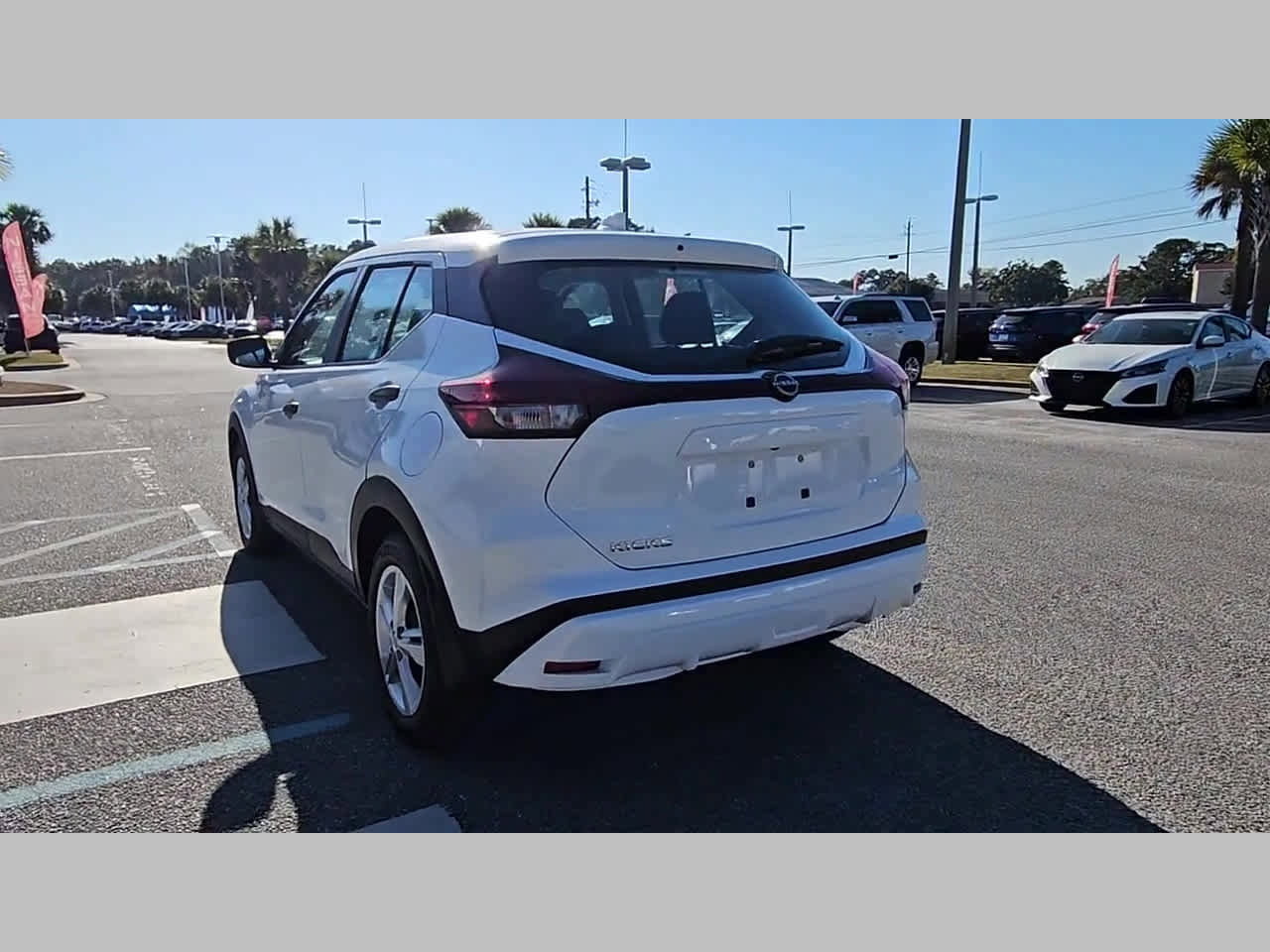 New 2025 Nissan Kicks Play S image 28