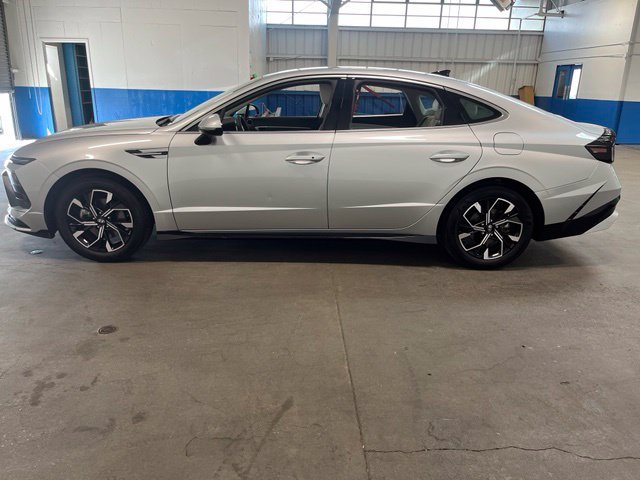 Used 2025 Hyundai Sonata SEL FWD image 6