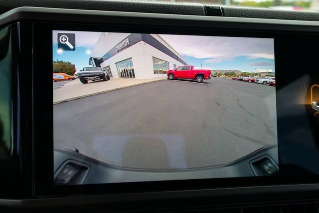 Used 2024 Jeep Gladiator Sport w/ Dual Top Group AWD/4WD image 9