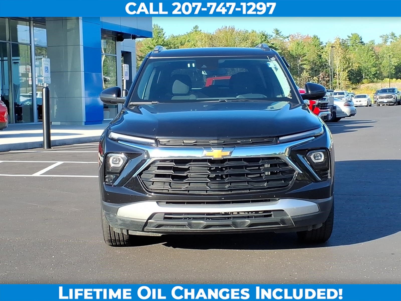 Used 2025 Chevrolet TrailBlazer LT FWD image 2