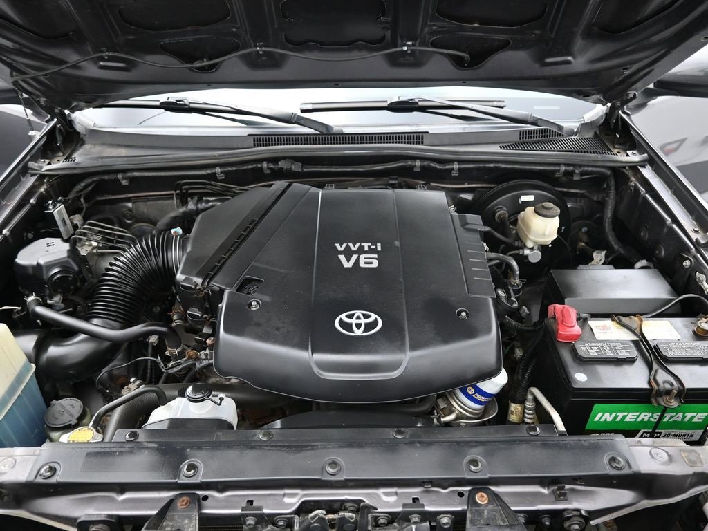 Used 2015 Toyota Tacoma Base image 34