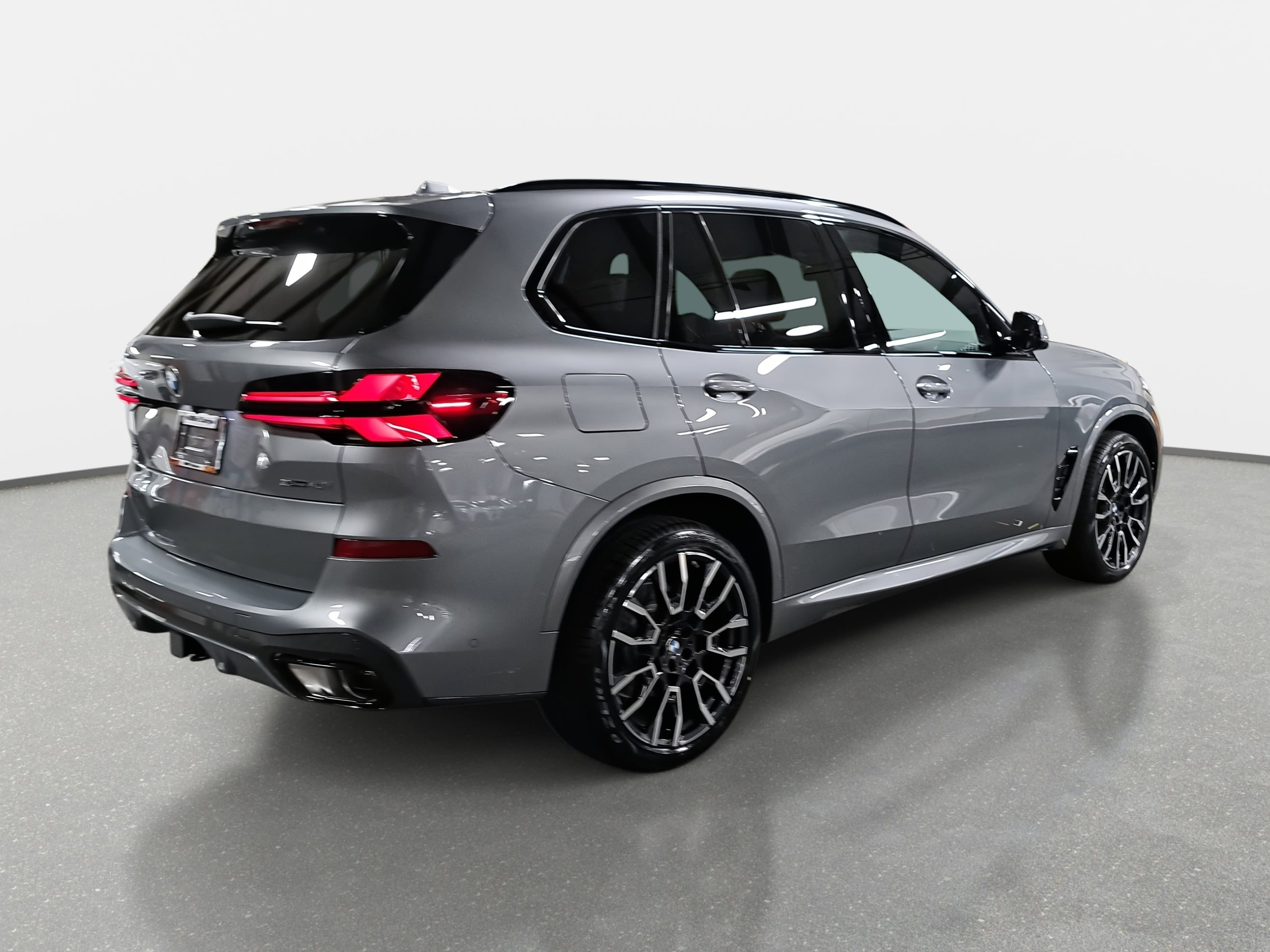 New 2026 BMW X5 xDrive40i w/ M Sport Package image 5