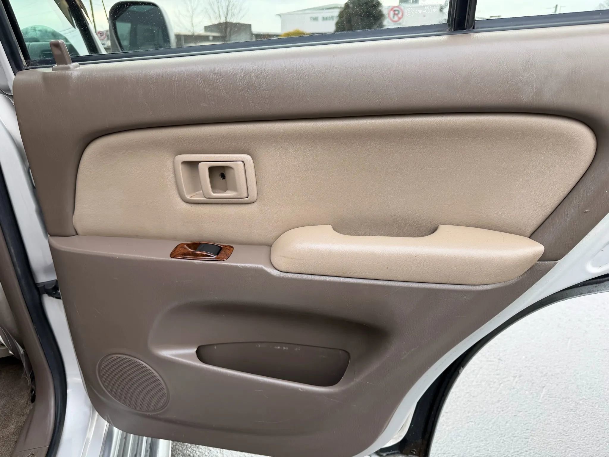 Used 2000 Toyota 4Runner Limited image 25