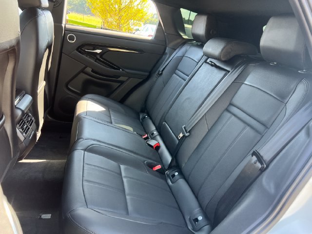 Used 2026 Land Rover Range Rover Evoque Dynamic SE AWD/4WD image 17