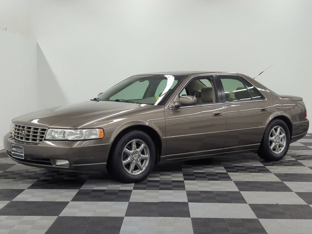 Used 2000 Cadillac Seville STS w/ Convenience Pkg FWD image 3