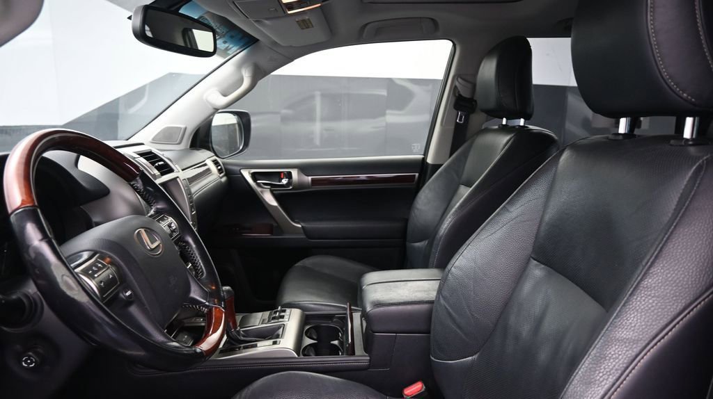 Used 2016 Lexus GX 460 w/ Premium Package AWD/4WD image 25
