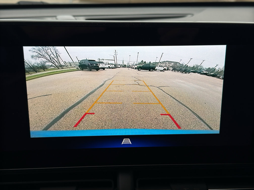 Used 2025 Chevrolet Trax RS w/ Sunroof Package image 32