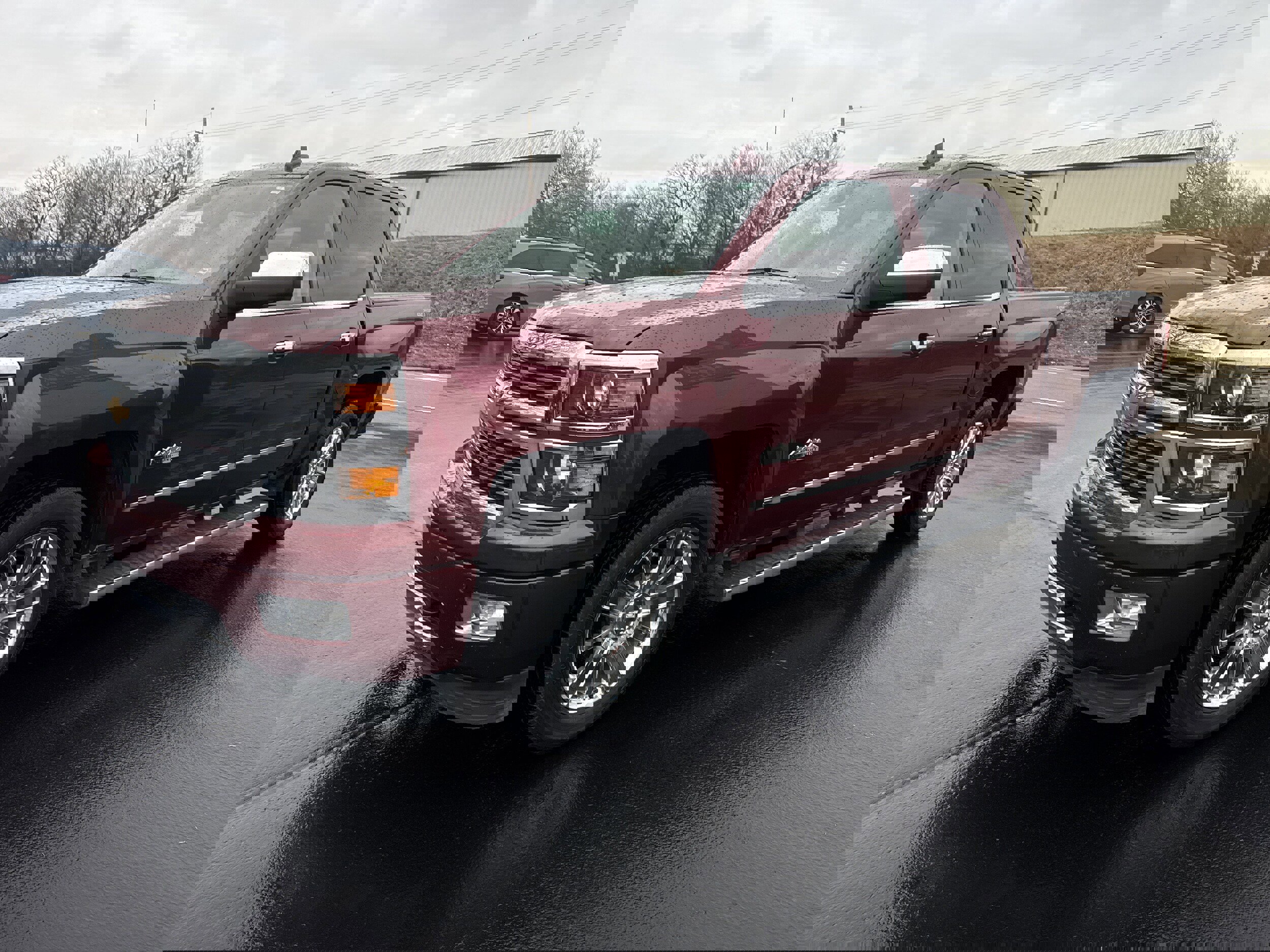 Used 2015 Chevrolet Silverado 1500 High Country w/ High Country Premium Package image 3