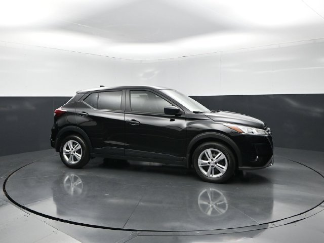 Certified 2025 Nissan Kicks Play S FWD image 6