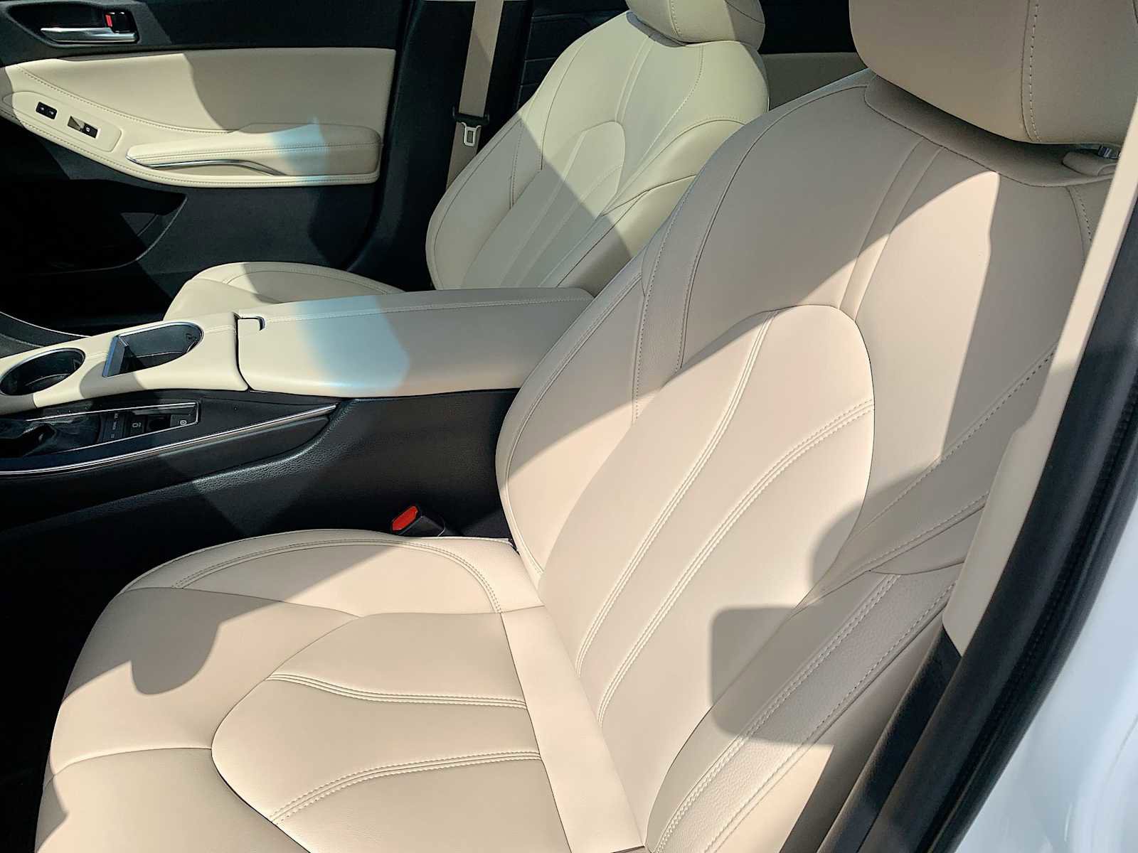 Used 2021 Toyota Avalon XLE w/ Moonroof Package image 19