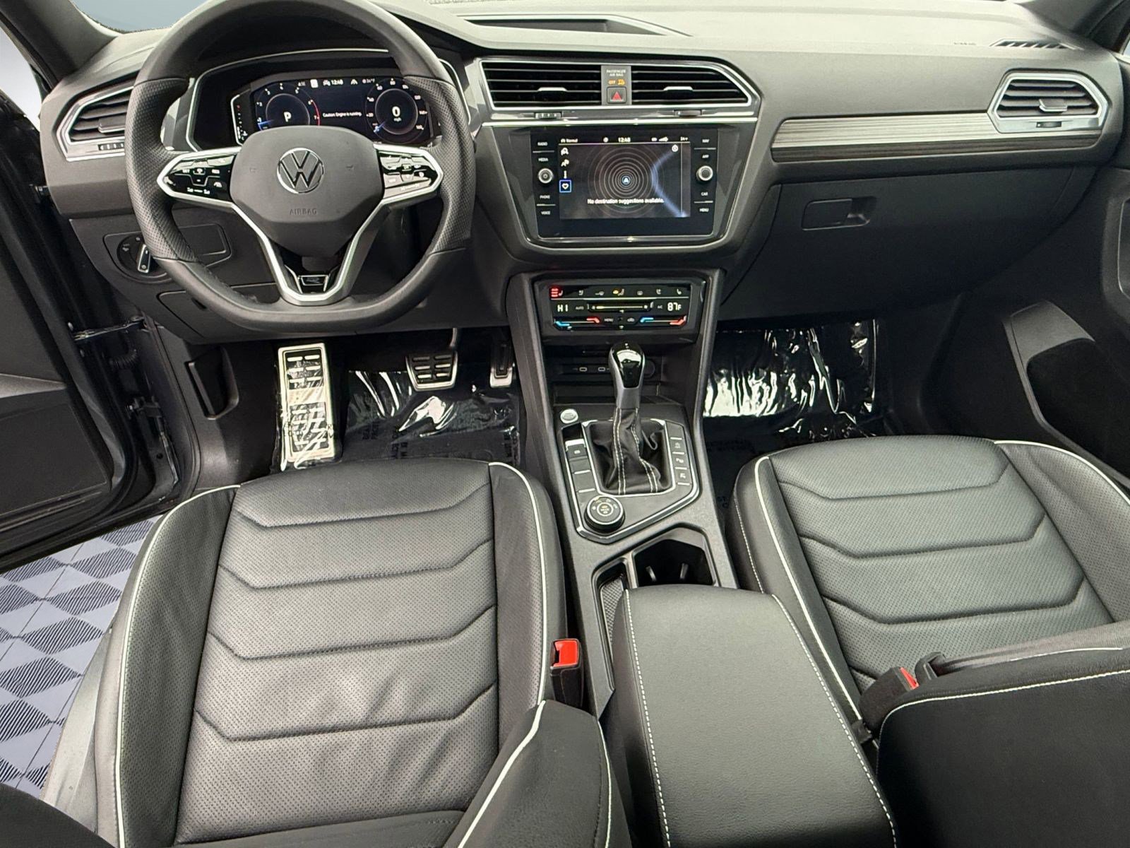 Used 2024 Volkswagen Tiguan SEL R-Line image 27