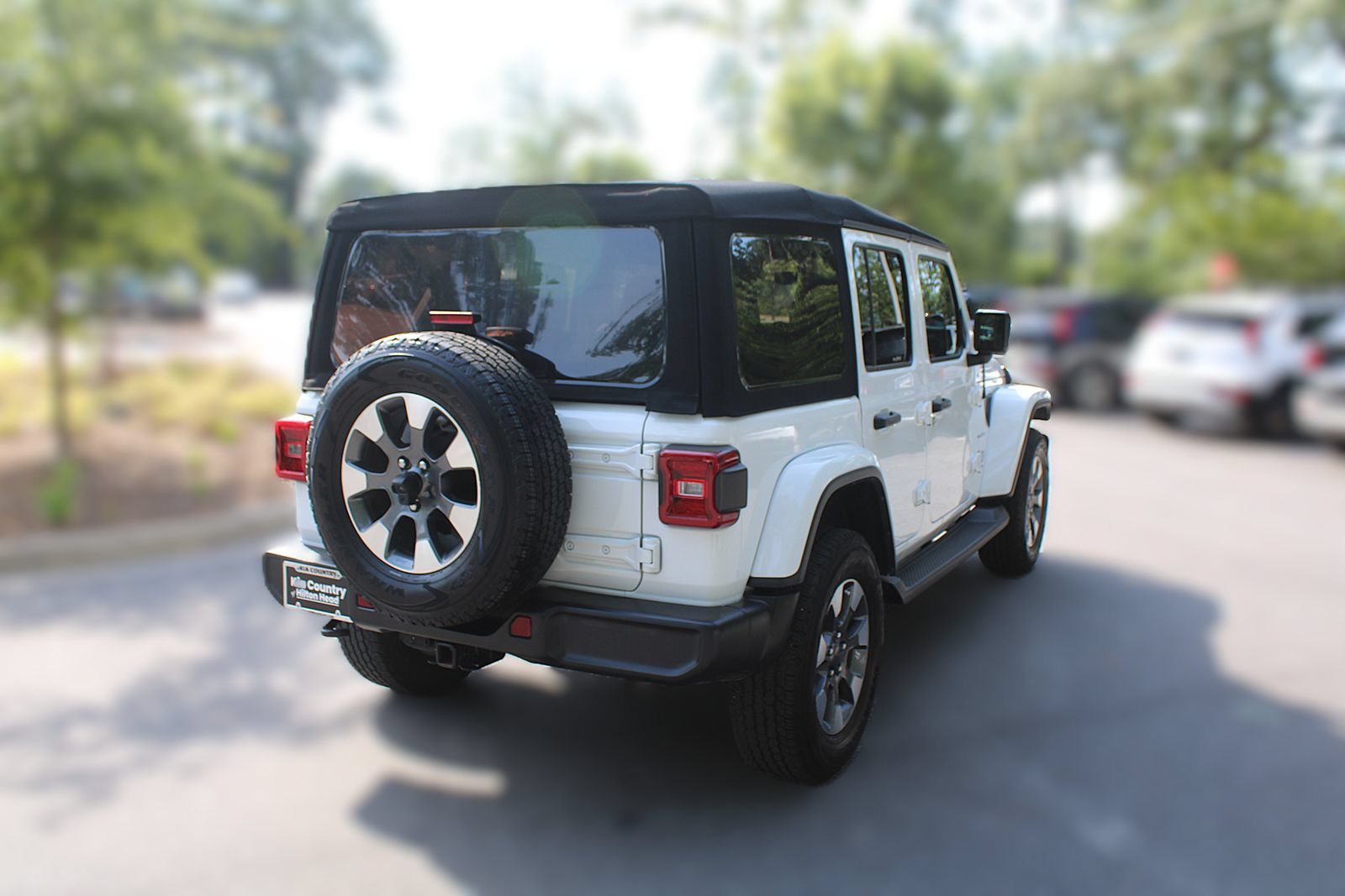 Used 2023 Jeep Wrangler Unlimited Sahara w/ LED Lighting Group AWD/4WD image 11