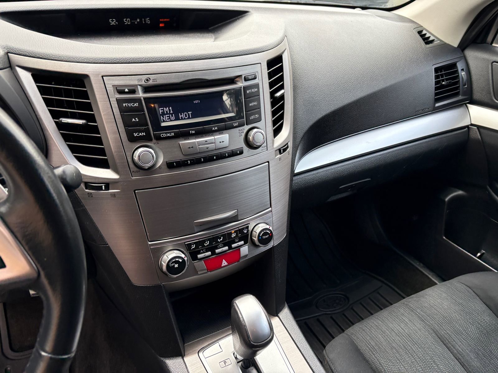 Used 2013 Subaru Outback 2.5i Premium w/ All-Weather Pkg AWD/4WD image 26