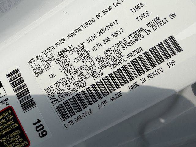 Certified 2025 Toyota Tacoma SR5 image 26