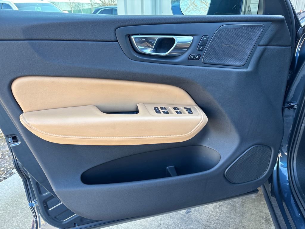 Used 2021 Volvo XC60 T5 Inscription w/ Advanced Package image 14