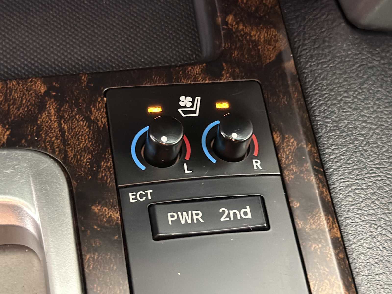 Used 2015 Toyota Land Cruiser AWD/4WD image 30