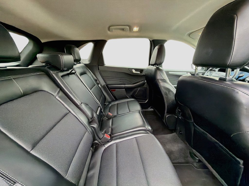 Used 2024 Ford Escape Platinum AWD/4WD image 29