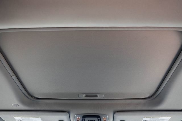 Used 2021 Toyota Sienna LE w/ LE Plus Package image 19