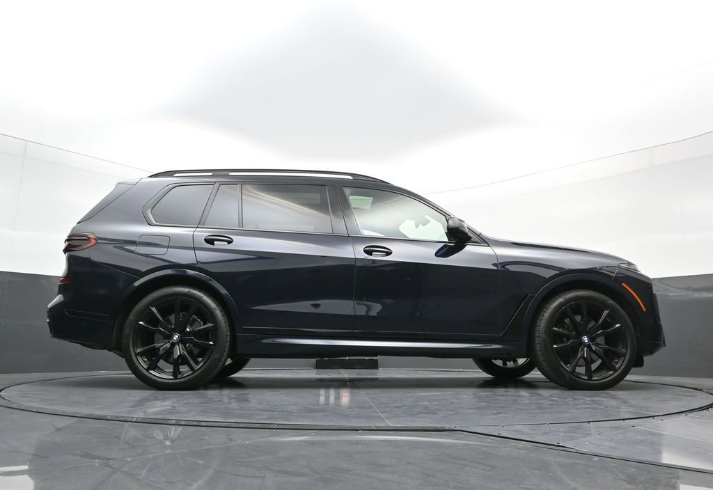 Used 2026 BMW X7 xDrive40i w/ Executive Package image 32
