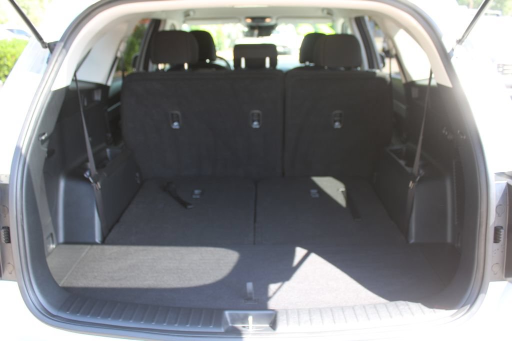Certified 2026 Kia Sorento LX FWD image 10