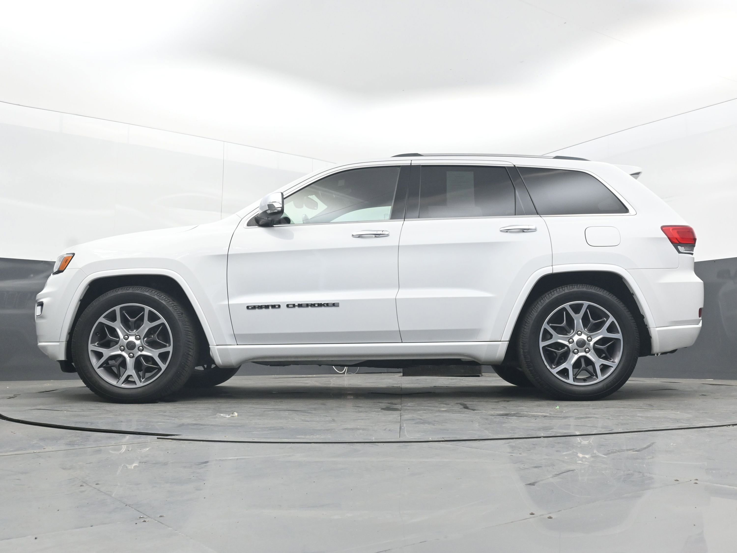 Used 2020 Jeep Grand Cherokee Overland image 21