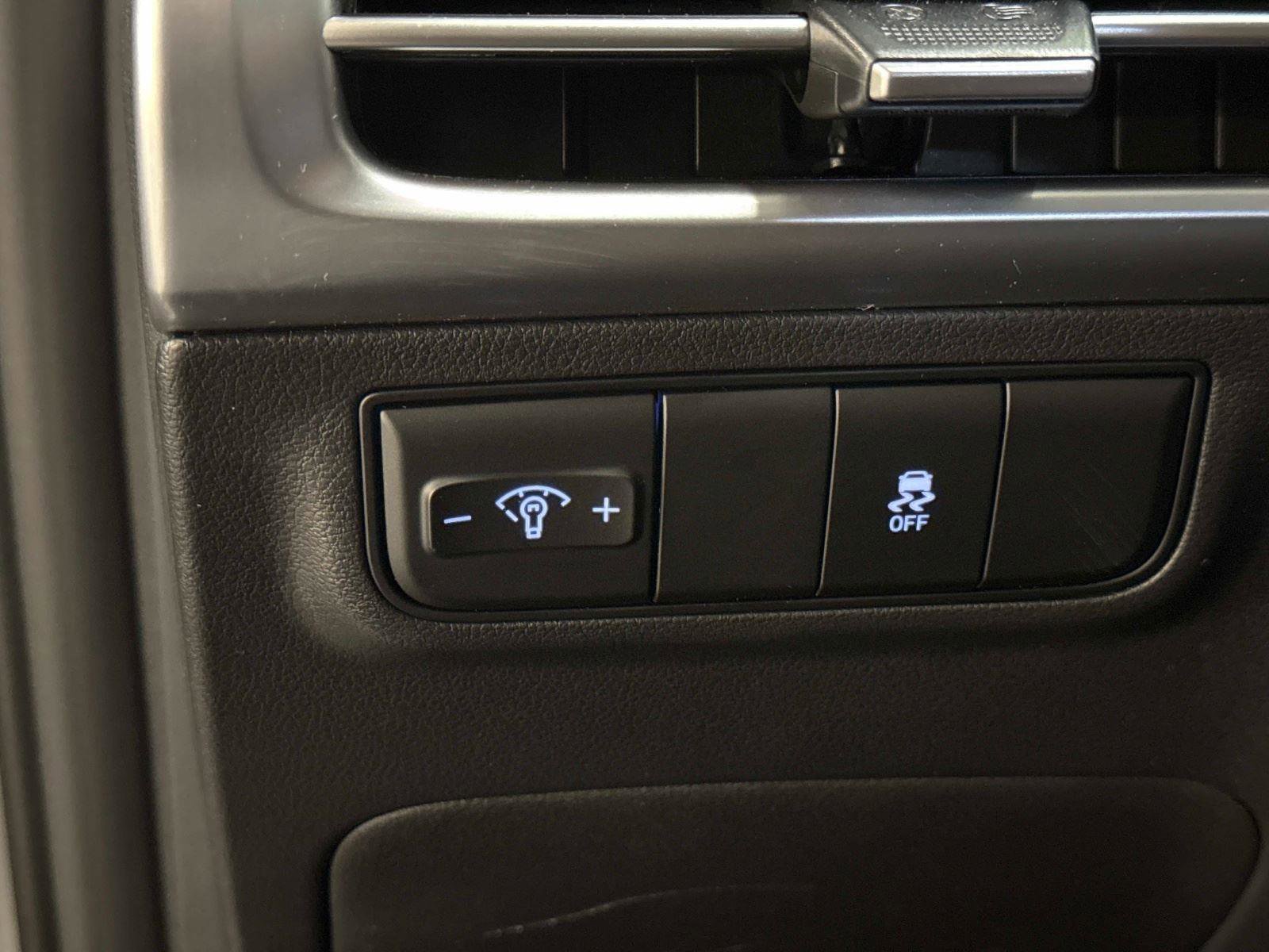 Certified 2025 Hyundai Tucson SE image 30