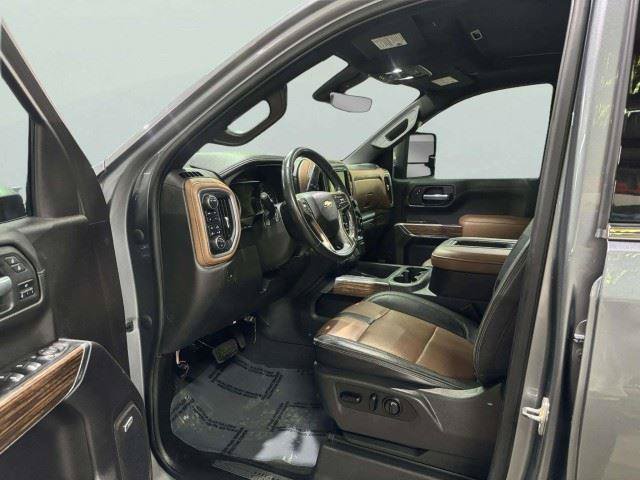 Used 2021 Chevrolet Silverado 1500 High Country w/ Technology Package AWD/4WD image 17