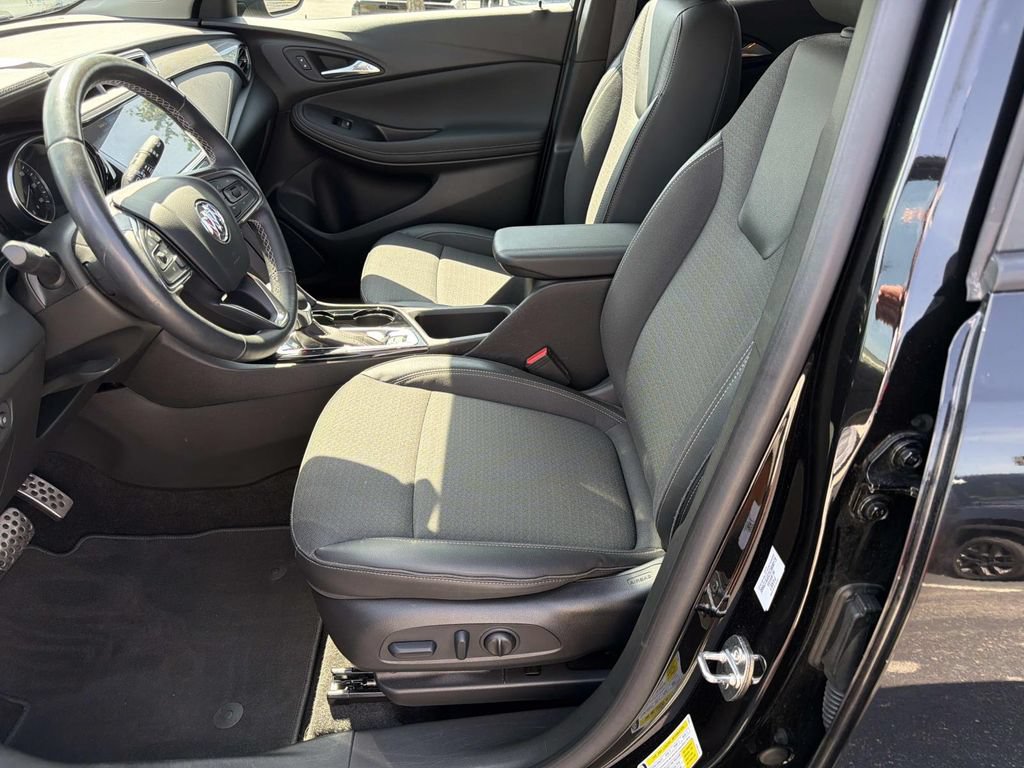 Used 2023 Buick Encore GX Select w/ Sport Touring Package FWD image 21