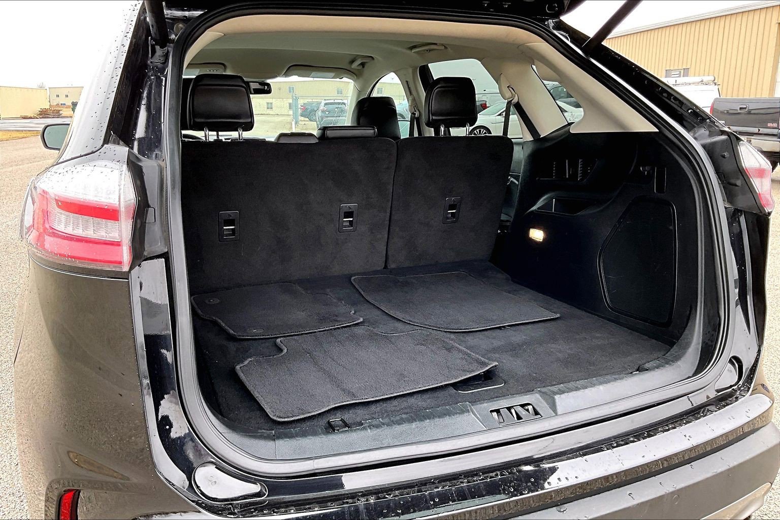 Used 2024 Ford Edge Titanium AWD/4WD image 19