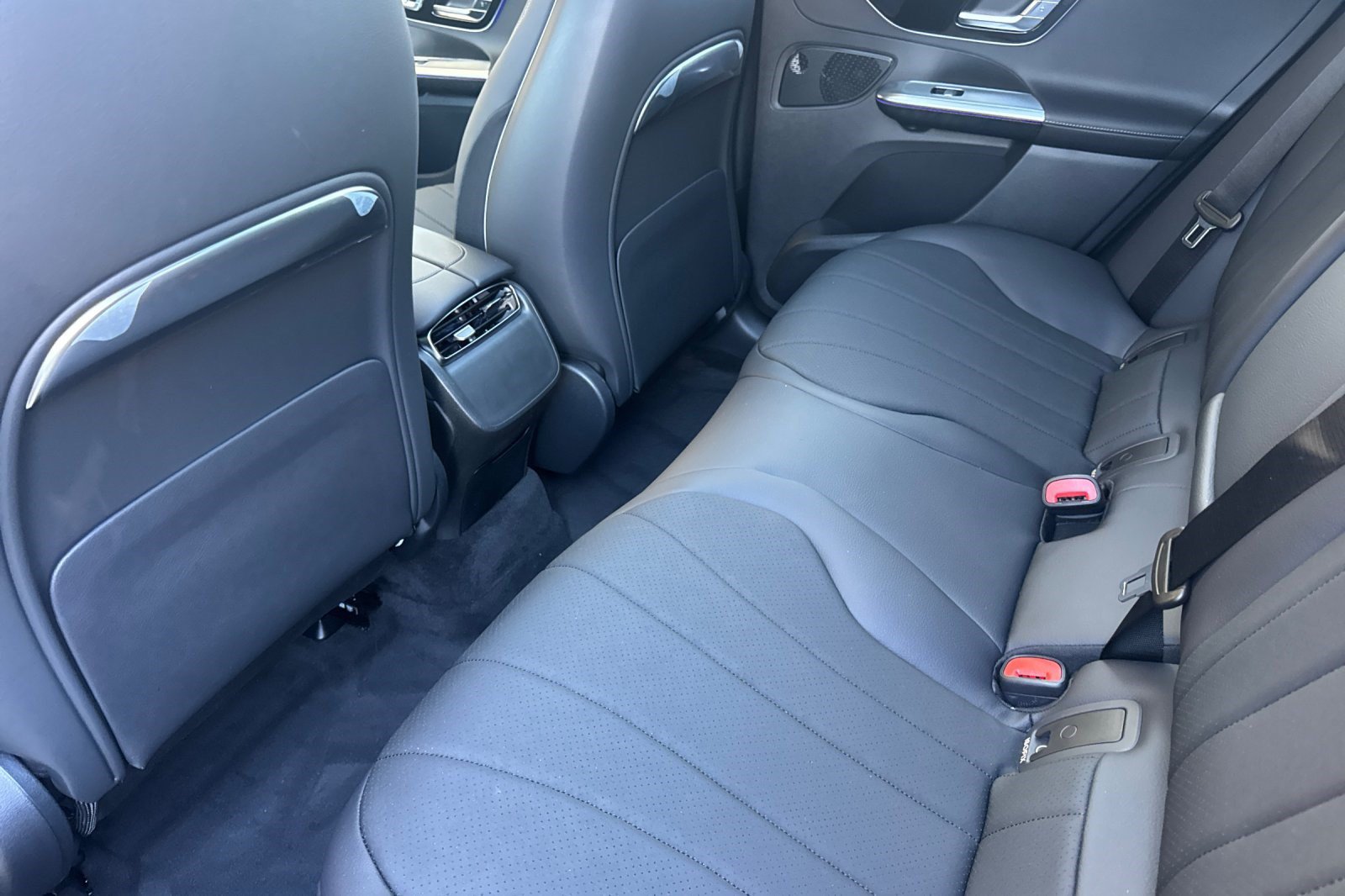 New 2027 Mercedes-Benz EQE 320 4MATIC SUV image 24