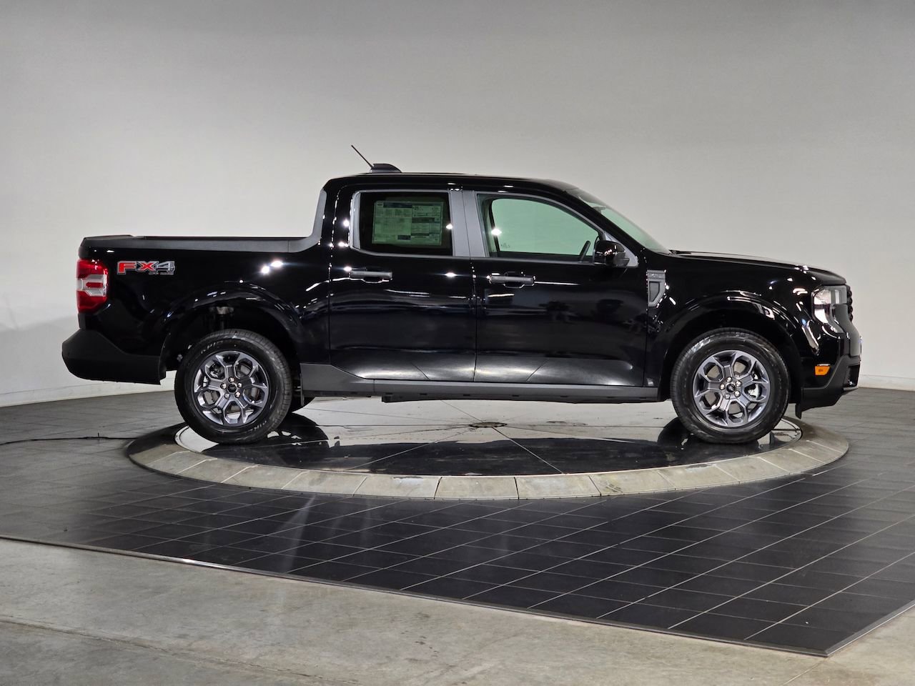 New 2025 Ford Maverick XLT w/ XLT Luxury Package image 5