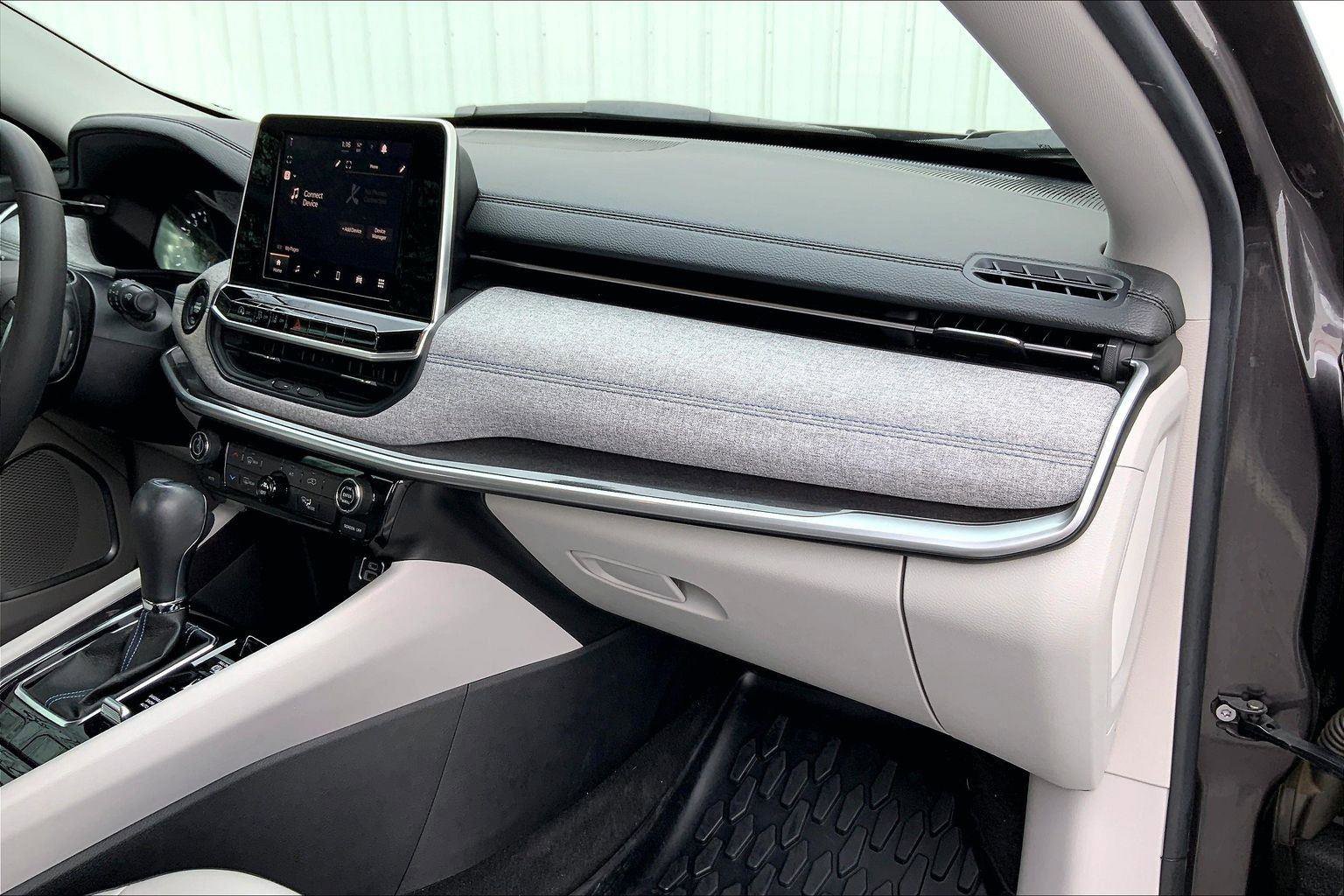 Used 2022 Jeep Compass Latitude image 15