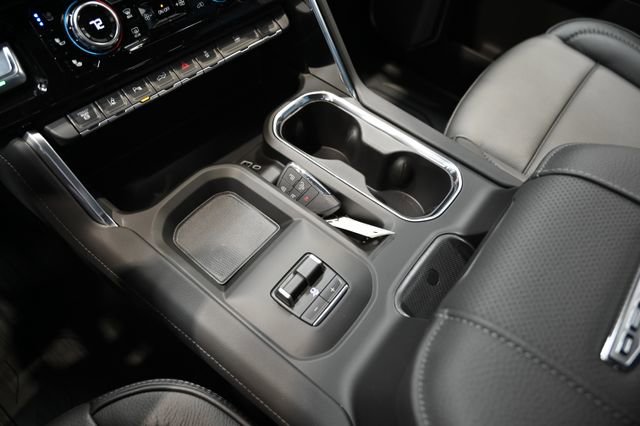 New 2026 GMC Sierra 3500 Denali w/ LPO, Black Badging Package image 22