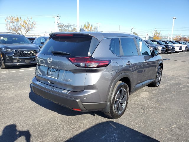 Certified 2025 Nissan Rogue SV w/ SV Premium Package AWD/4WD image 4