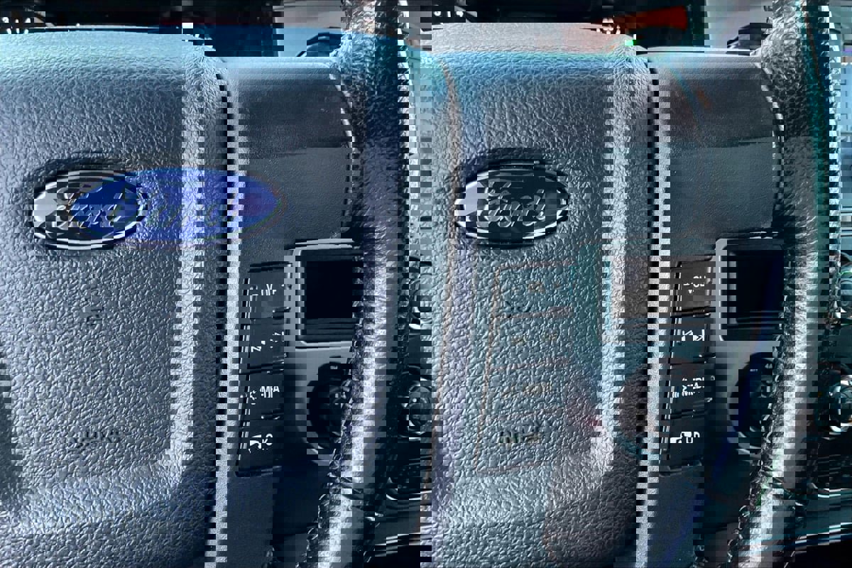 Used 2016 Ford Expedition EL XLT image 12